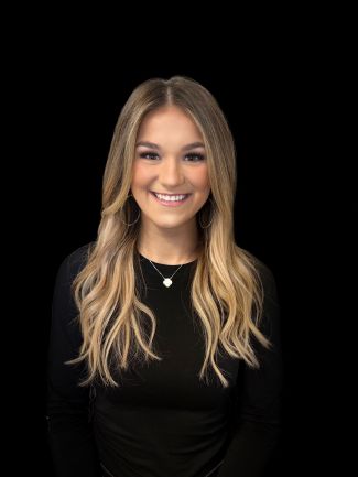 Chloe Mones